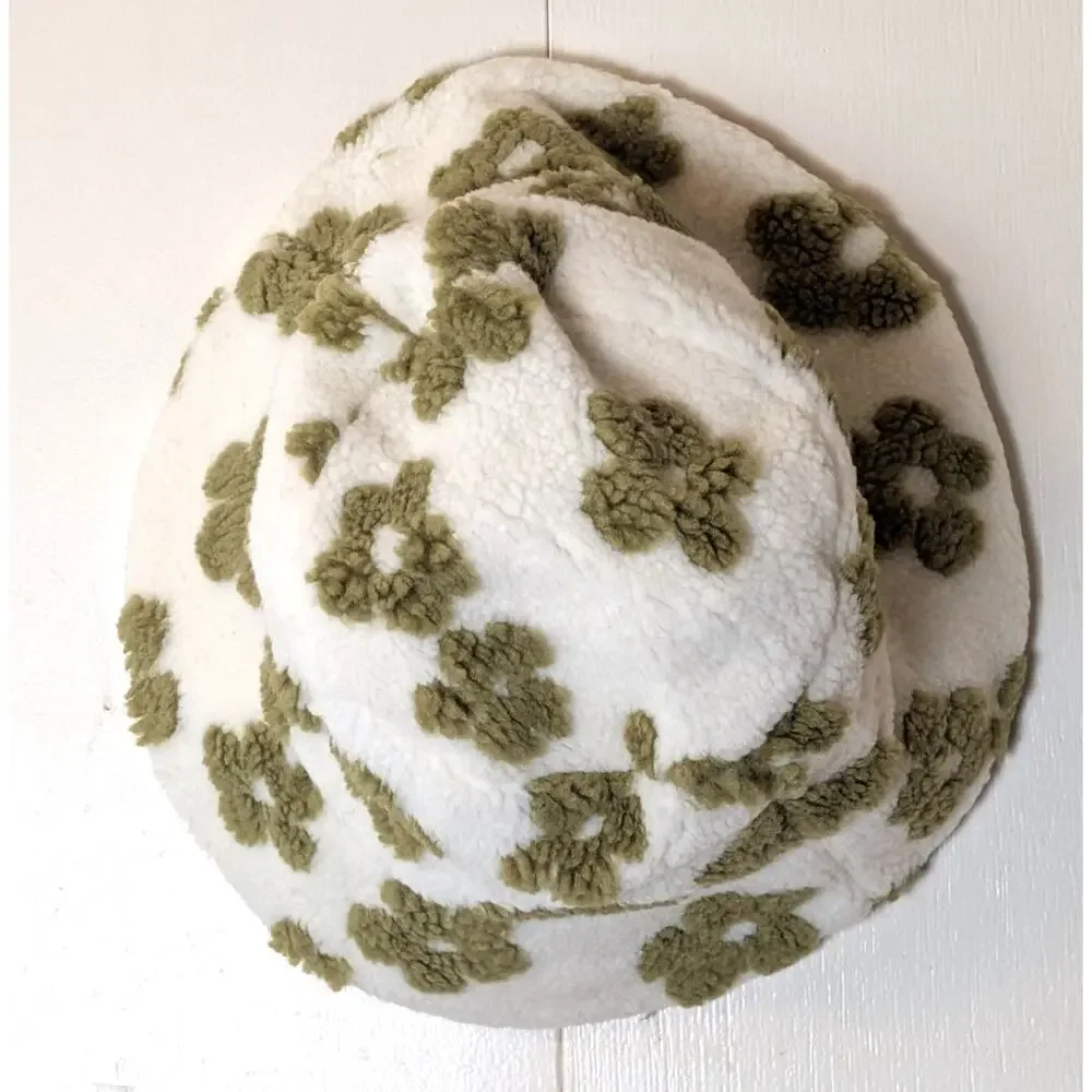 Fadivo New York White & Green Floral Sherpa Bucket Hat